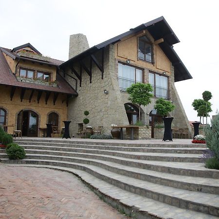 Garni Hotel Chicha - Winery Skrbic Belgrado Exterior foto